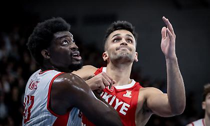 Νίκησε την Ελβετία του Παπαθεοδώρου με διψήφιο Γιούρτσεβεν η Τουρκία του Αταμάν