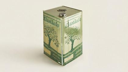 Ελαιόλαδο σε τενεκέ: Τα πιο συχνά λάθη που κάνουμε οι περισσότεροι στην αποθήκευσή του