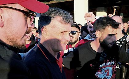 Πάτησε Σύρο ο Ολυμπιακός - Αποθέωση από τον κόσμο