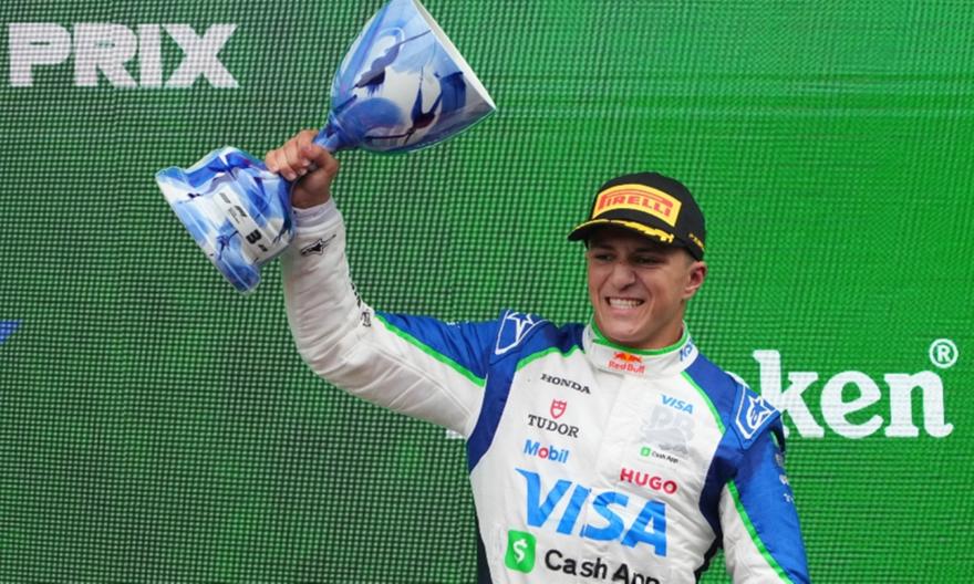 Πήρε προαγωγή και θα βρεθεί στο πλευρό του Φερστάπεν στη Red Bull ο Χατζάρ το 2026!