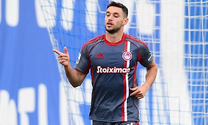 Νικολακόπουλος: «Το πιο σημαντικό για τον Ολυμπιακό είναι ότι έβαλαν γκολ και οι τρεις σέντερ φορ του»