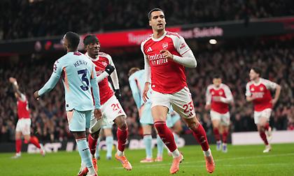 Επέστρεψε στις νίκες και παραμένει σε απόσταση ασφαλείας από τους διώκτες της η πρωτοπόρος Άρσεναλ