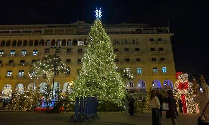 Απόψε ανάβει το χριστουγεννιάτικο δέντρο στη Θεσσαλονίκη – Πάρτι με τον Αντώνη Ρέμο