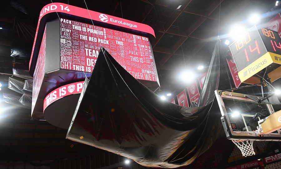 ΣΕΦ: Άψογη εικόνα στο παρκέ, πλημμύρα έξω από το γήπεδο