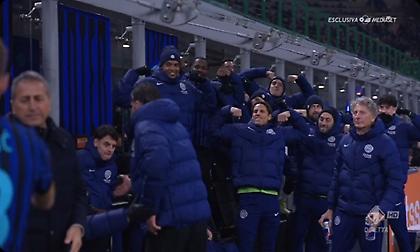 Φοβερό σκηνικό στον πάγκο της Ίντερ: Σηκώθηκαν όλοι και υποδέχθηκαν τον Πίο με... μπράτσα!