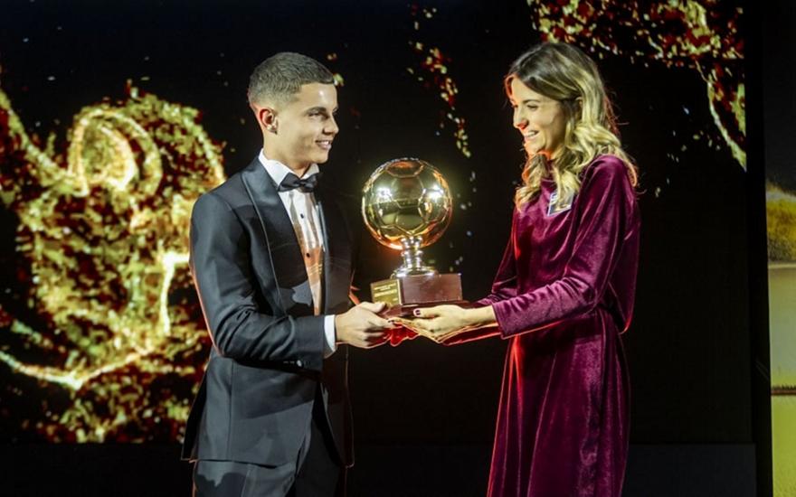 Ο Μουζακίτης απάντησε αν είναι καλύτερος από τον Γιαμάλ