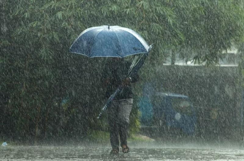 Η κακοκαιρία Byron «χτυπά» Πελοπόννησο, Πιερία και Αττική - Πάνω από 100 mm βροχής σε λίγες ώρες