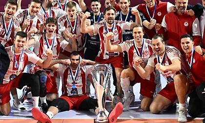 Άντεξε στην πίεση του ΠΑΟΚ με μυθικό Ατανασίγιεβιτς και σήκωσε ξανά το Λιγκ Καπ ο ατσάλινος Ολυμπιακός!