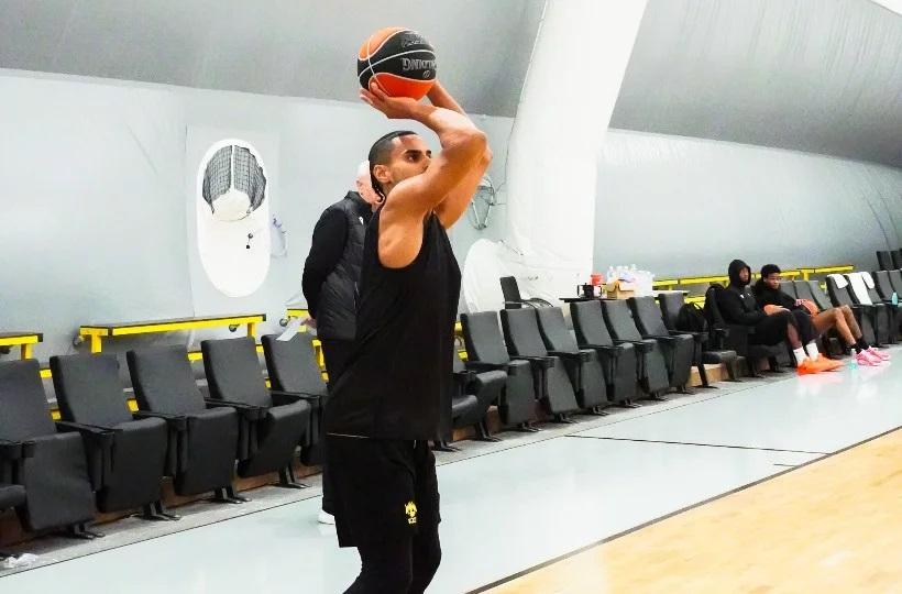 Κακοδαιμονία χωρίς προηγούμενο στην ΑΕΚ: Υπέστη εξάρθρωση ώμου στην πρώτη του προπόνηση ο Κλαβέλ!