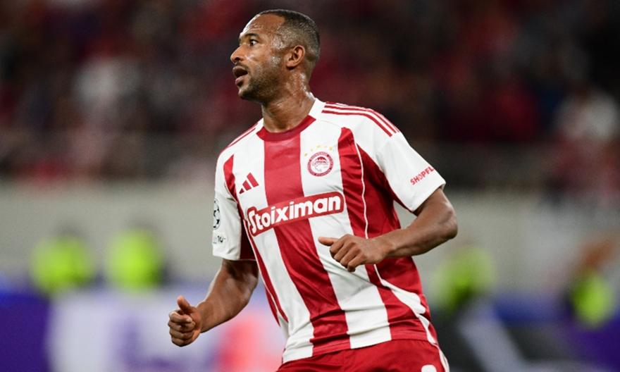 Τσανάκας: «Πιθανότατα με δύο φορ κόντρα στον ΟΦΗ ο Ολυμπιακός»