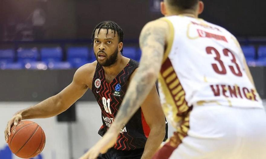 Συνέχισαν στην κορυφή Χάποελ Ιερουσαλήμ, Τσεντεβίτα