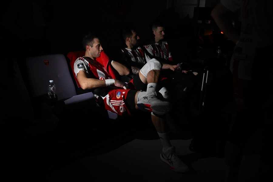 ΠΑΟΚ-Ολυμπιακός: Έπεσε... μαύρο στο «Ανδρέας Βαρίκας» λόγω προβλήματος ηλεκτροδότησης