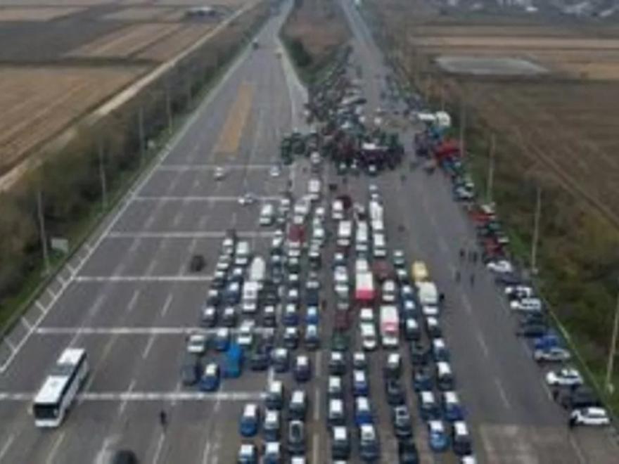 Θεσσαλονίκη: Νταλίκα κινήθηκε στο αντίθετο ρεύμα στην ΕΟ Αθηνών - Θεσσαλονίκης, συνελήφθη ο οδηγός