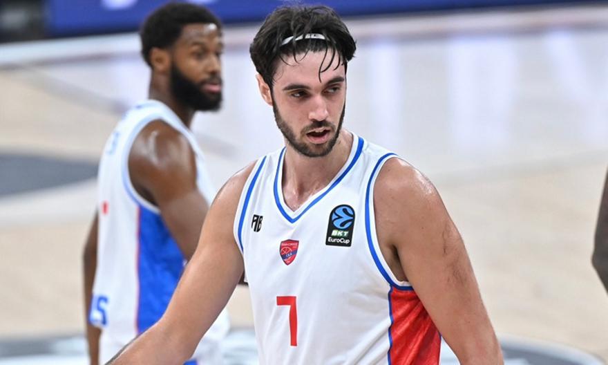 Άχαστος Τσαλμπούρης στο πρώτο μέρος κόντρα στην Μπεσίκτας: «Κουβαλάει» τον Πανιώνιο με 18 πόντους!