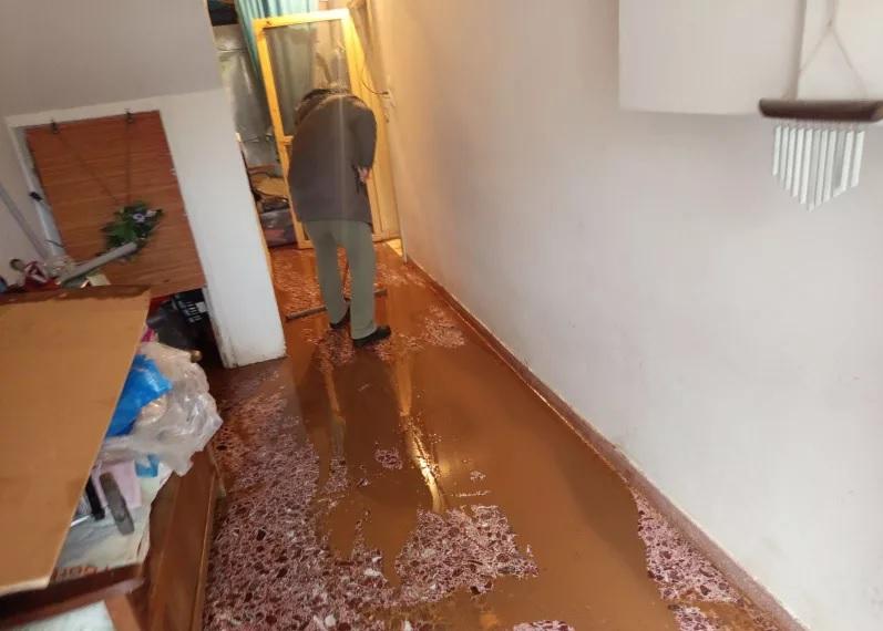 Κακοκαιρία Byron: Εικόνες καταστροφής στη Μάνδρα (video)