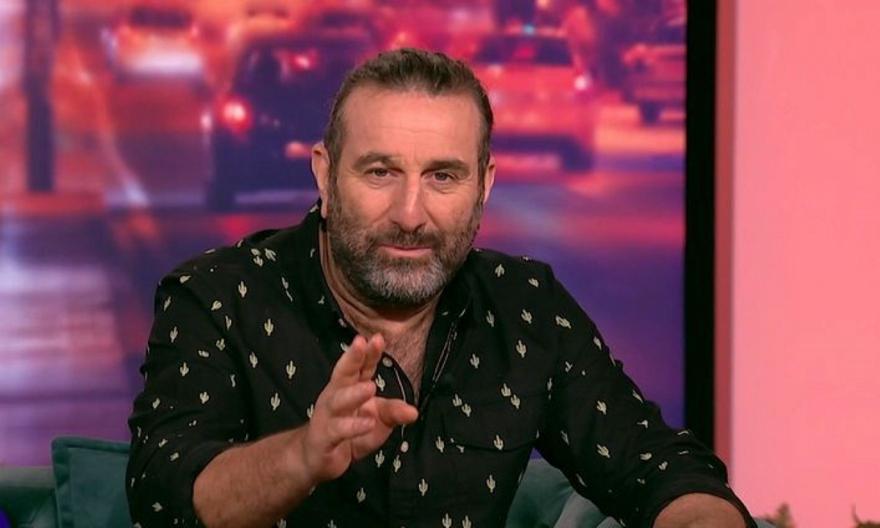 Ηλίας Βαλάσης: «Πήγα στον στρατό αναζητώντας την οικογένεια. Δεν ήταν στρατιωτική αναζήτηση, ήταν ανθρώπινη»