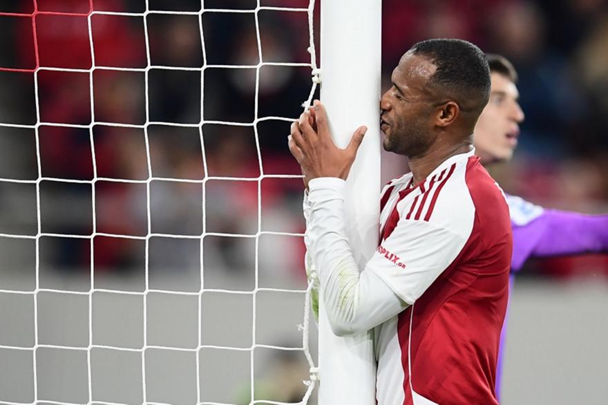 Ολυμπιακός: Φιλί στο δοκάρι και γκολ!