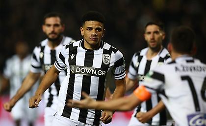 Σκόραρε με φοβερό γυριστό και πανηγύρισε ξανά σαν… γέρος ο Τάισον!