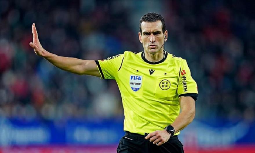 Ο γουρλής Μουνουέρα διαιτητής στο Καϊράτ-Ολυμπιακός