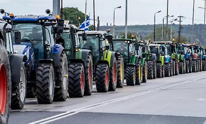 Αμετακίνητοι οι αγρότες: Νέα μπλόκα σε Κάστρο και Εύηνο - Αιφνιδιαστικό κλείσιμο στην Πατρών-Πύργου