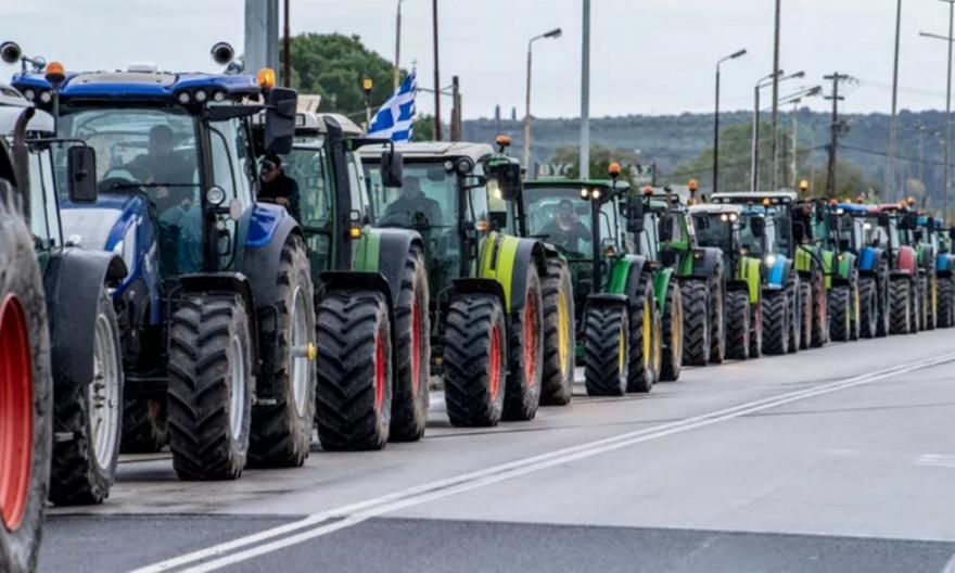 Αμετακίνητοι οι αγρότες: Νέα μπλόκα σε Κάστρο και Εύηνο - Αιφνιδιαστικό κλείσιμο στην Πατρών-Πύργου
