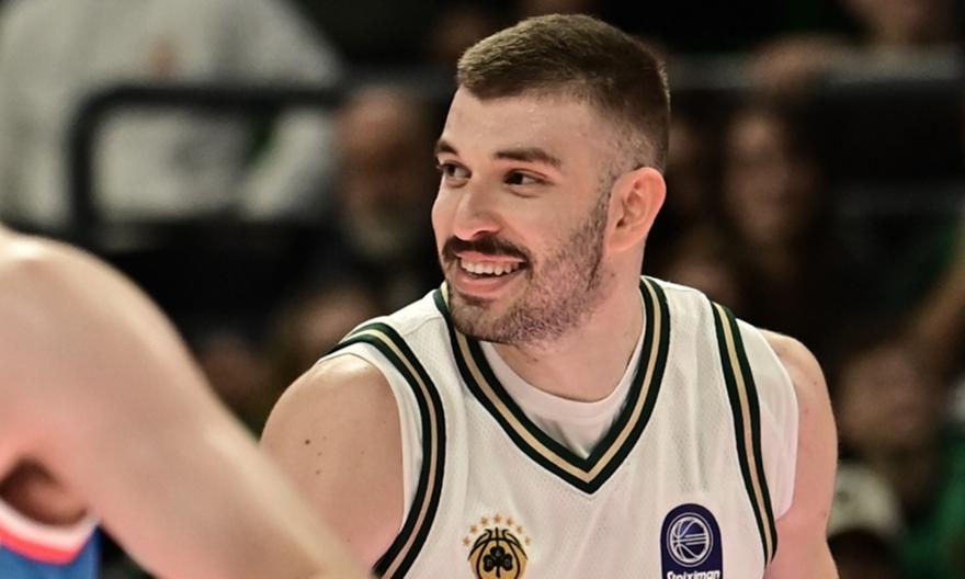 Διέλυσε τα κοντέρ και έγραψε ιστορία στην Stoiximan GBL με 12 τρίποντα ο Ρογκαβόπουλος!