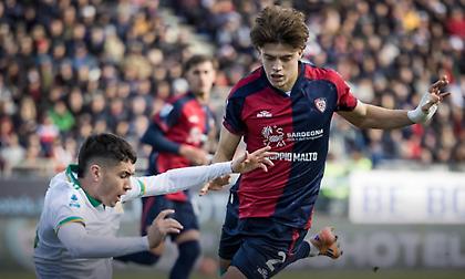 Λύγισε τη Ρόμα των 10 παικτών και επανήλθε στις νίκες μετά από σχεδόν τρεις μήνες η Κάλιαρι!