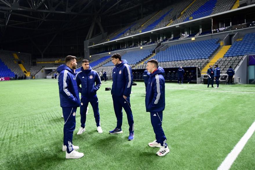 Η πρώτη προπόνηση του Ολυμπιακού στο κλειστό γήπεδο της Αστάνα