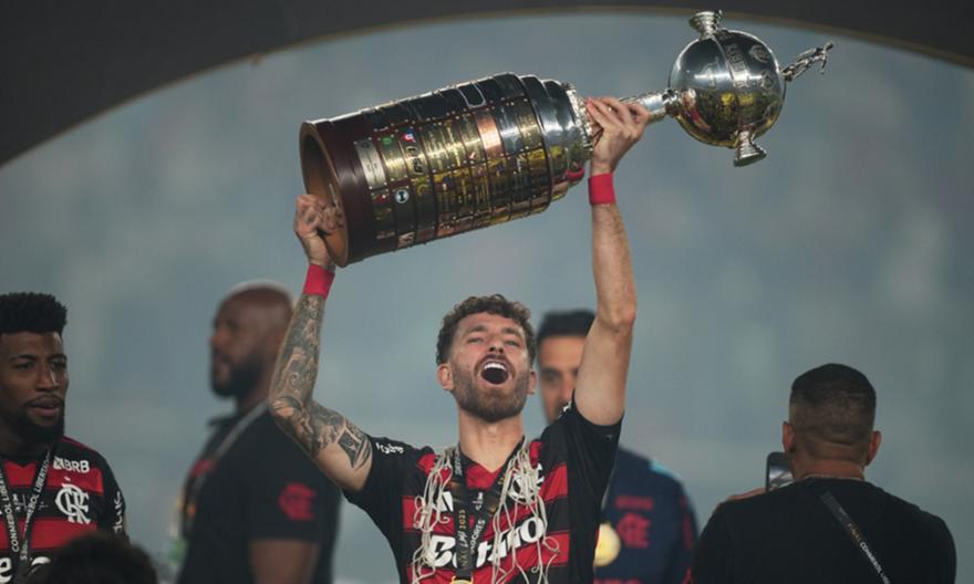 Νέο δημοσίευμα στην Βραζιλία για Λέο Περέιρα και Ολυμπιακό