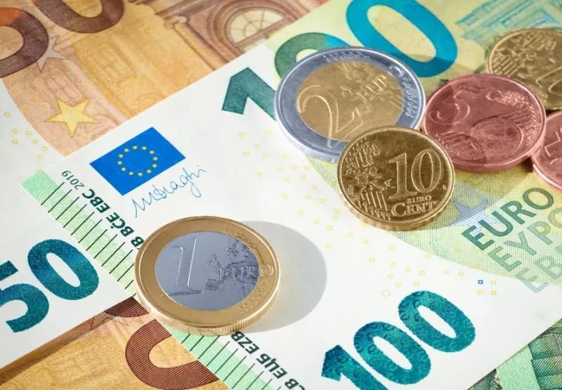 Όλες οι πληρωμές πριν από τα Χριστούγεννα