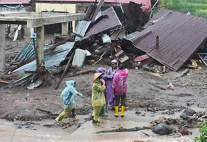 Πλημμύρες στην Ινδονησία: 950 νεκροί, πάνω από 270 αγνοούμενοι, 5.000 τραυματίες