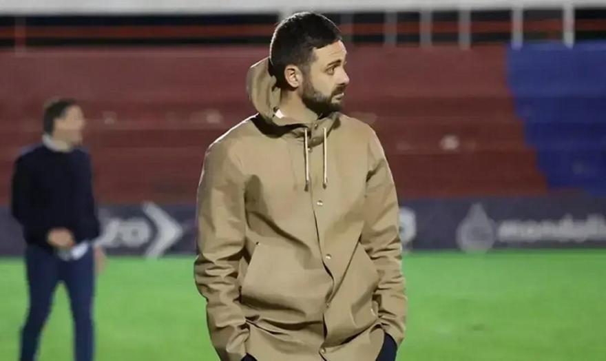 Απίστευτο: Προπονητής κλώτσησε στέλεχος ομάδας σε αμαξίδιο!