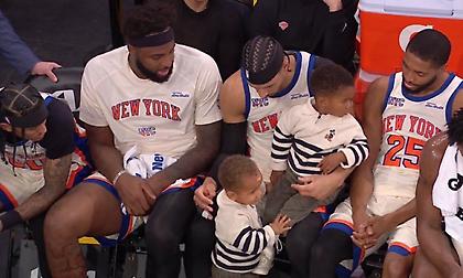 Ο Χαρτ… παρέδωσε το παιδί του στον Ρόμπινσον για να μπει αλλαγή