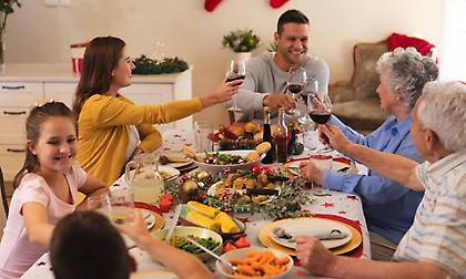 Τι τρώμε στις γιορτές και τι λένε οι ειδικοί για τις επιπτώσεις στην υγεία μας;