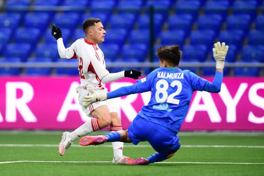 Ο Ολυμπιακός λύγισε στην παγωμένη Αστάνα, μένει όμως ολοζώντανος στο παιχνίδι της πρόκρισης