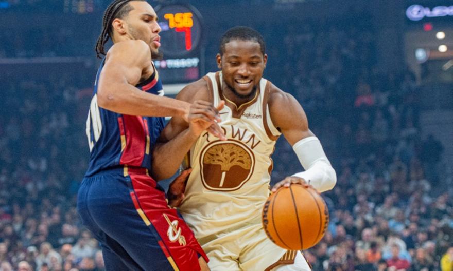 Αποφασισμένοι να ακούσουν προσφορές για τον Κουμίνγκα οι Γουόριορς