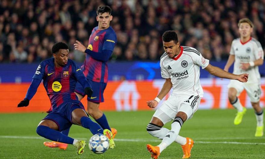 Ο Κνάουφ κάρφωσε την Μπαρτσελόνα στην κόντρα και πάγωσε το «Καμπ Νου»!