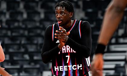 Διέλυσε με 100άρα τη Λε Πορτέλ η Παρί και έπιασε κορυφή