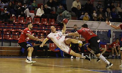 Αντέδρασε και έφυγε νικητής από τη Δράμα ο Ολυμπιακός