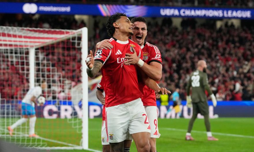 Επιβλήθηκε της ακίνδυνης Νάπολι, φτιάχνει νικηφόρο σερί και βλέπει πρόκριση η Μπενφίκα του Παυλίδη