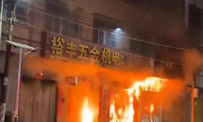 Πυρκαγιά σε 4ώροφη πολυκατοικία στην Κίνα - 12 νεκροί (Βίντεο)