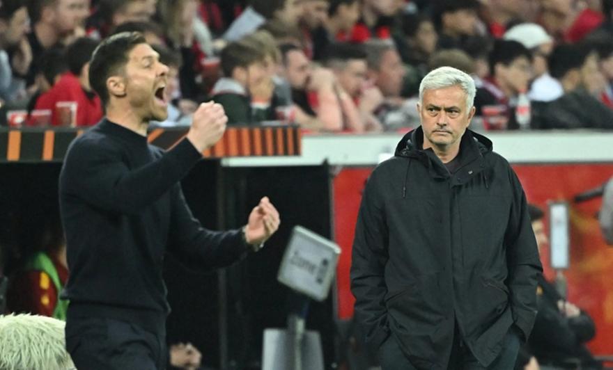 Μουρίνιο για σενάριο επιστροφής του στη Ρεάλ: «Αυτό το θέμα το ανοίξατε εσείς και το κλείνω εγώ»