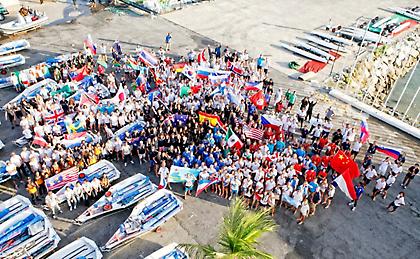 Με επτά Έλληνες αθλητές στο Παγκόσμιο Πρωτάθλημα Νέων Ιστιοπλοΐας 2025 στη Βιλαμούρα