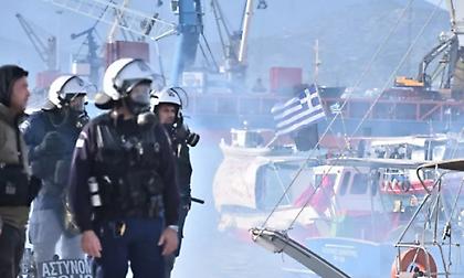 Αποχωρούν τα τρακτέρ από το λιμάνι του Βόλου - Λήξη του συμβολικού αποκλεισμού