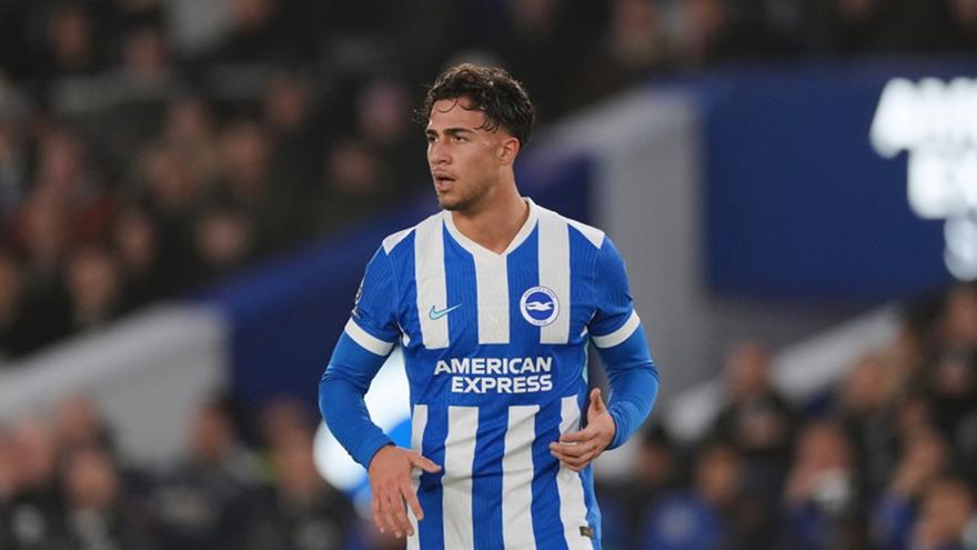 Σκέψεις να ξεκινήσει βασικός με την Μπράιτον στο «Άνφιλντ» ο Κωστούλας!