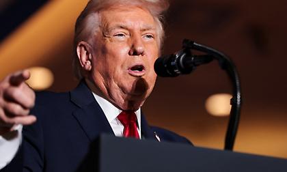 Ο Τραμπ κατηγορεί για «προδοσία» τα ΜΜΕ που ασχολούνται με την υγεία του