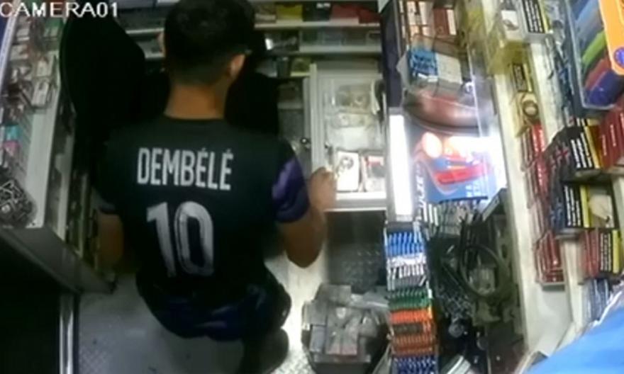 Συνελήφθησαν 4 ανήλικοι που χτυπούσαν και λήστευαν γυναίκες υπαλλήλους σε φούρνους και περίπτερα