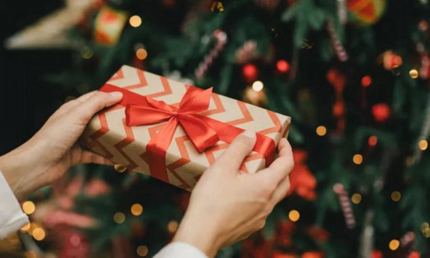 Ξεκινά σήμερα το εορταστικό ωράριο των εμπορικών καταστημάτων σε Αθήνα και Πειραιά