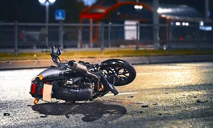 Σύγκρουση ΙΧ με μοτοσυκλέτα στη Γλυφάδα - Κατέληξε ο 38χρονος αναβάτης