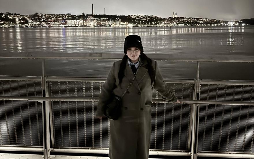 Δανάη Μπάρκα: Μια κάποια απόγνωση στην παγωμένη Στοκχόλμη. Τι δεν της αρέσει και τι την ξετρέλανε